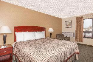 Days Inn By Wyndham יוטיקה חדר תמונה